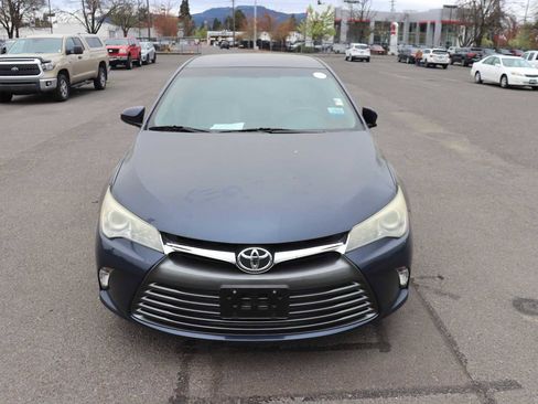 Used 2015 Toyota Camry LE image 2