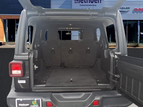 Used 2020 Jeep Wrangler Unlimited Sahara AWD/4WD image 6