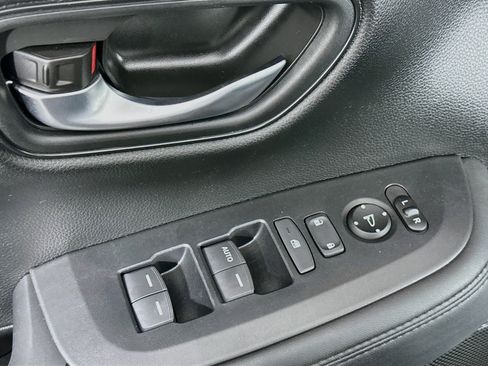 Used 2025 Honda HR-V LX image 15
