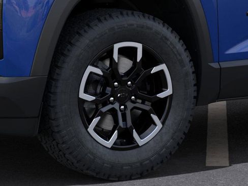 New 2025 Chevrolet Equinox ACTIV w/ Safety and Technology Package image 9