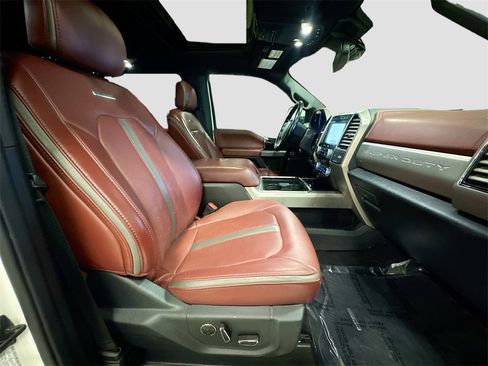 Used 2020 Ford F350 Platinum w/ FX4 Off-Road Package image 35