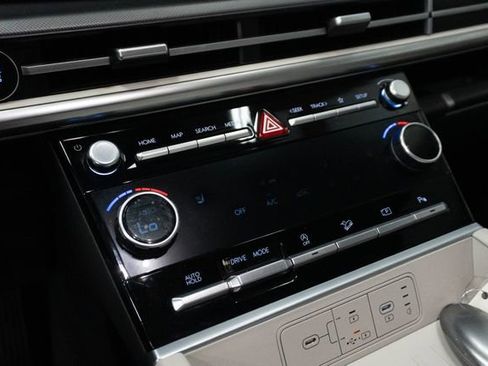 Used 2024 Hyundai Santa Fe SEL FWD image 28