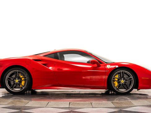 Used 2018 Ferrari 488 GTB RWD image 48