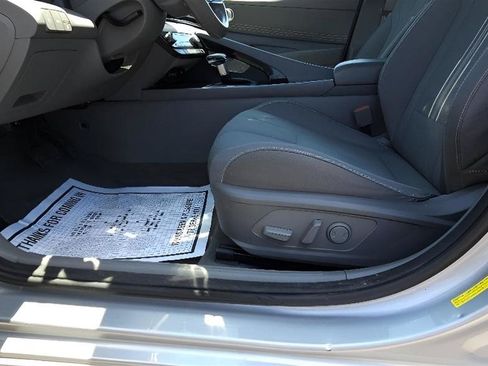 Used 2021 Hyundai Elantra SEL w/ Convenience + Premium Package FWD image 13