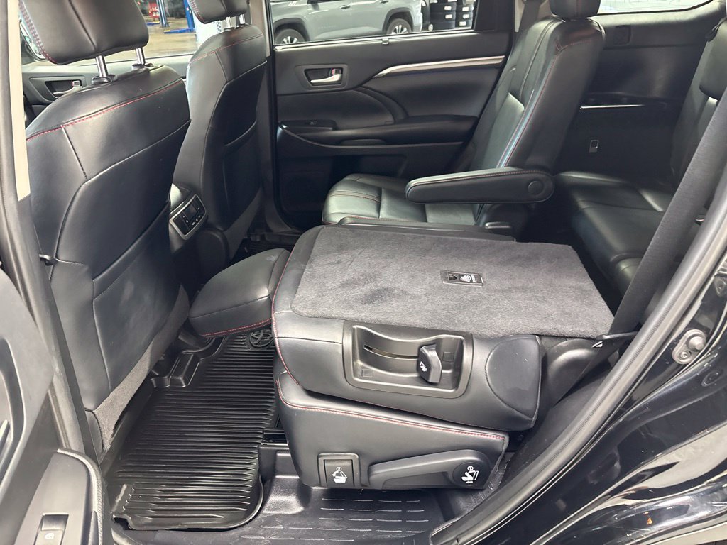 Used 2019 Toyota Highlander SE AWD/4WD image 42