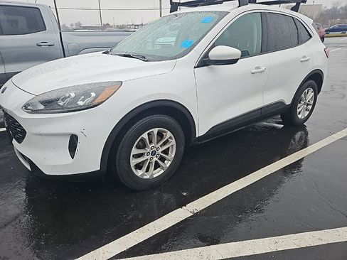 Used 2021 Ford Escape SE image 1