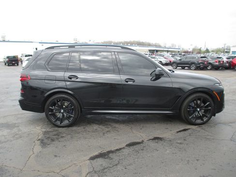 Used 2023 BMW X7 xDrive40i w/ M Sport Package image 5
