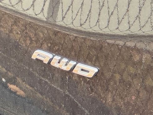 Used 2023 Ford Edge SE image 6