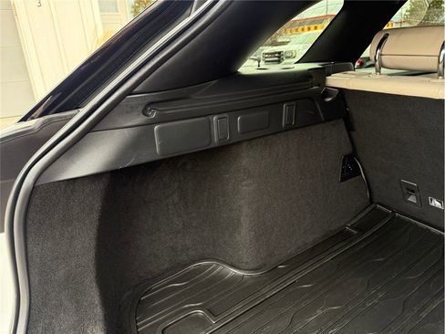 Used 2018 Land Rover Range Rover Velar R-Dynamic HSE image 41