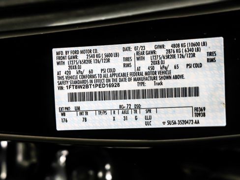 Used 2023 Ford F250 Platinum image 25