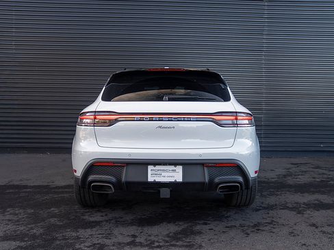 Certified 2025 Porsche Macan Turbo image 29