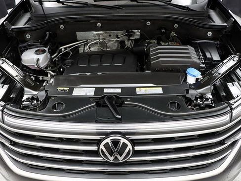 Used 2024 Volkswagen Atlas SE image 31