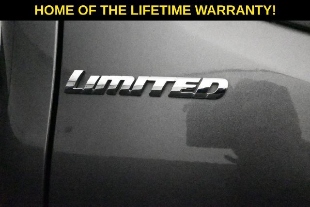 Used 2016 Toyota Tacoma Limited w/ Towing Package AWD/4WD image 45