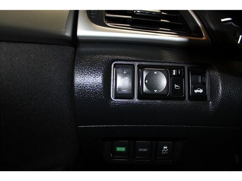 Used 2018 Nissan Sentra S w/ S Midnight Style Package image 30