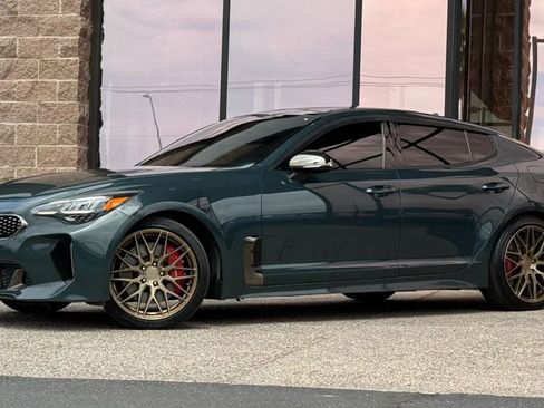 Used 2022 Kia Stinger GT1 image 3