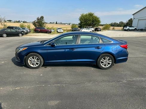 Used 2017 Hyundai Sonata SE image 2