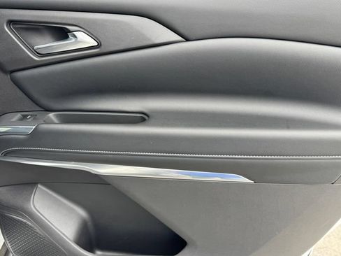 Certified 2026 Chevrolet Traverse LT FWD image 9