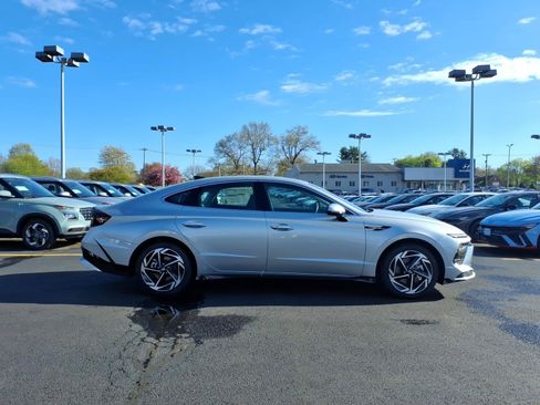 Used 2026 Hyundai Sonata SEL FWD image 4
