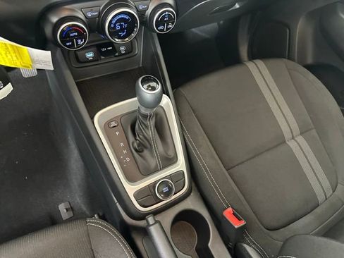 Certified 2023 Hyundai Venue SEL image 20