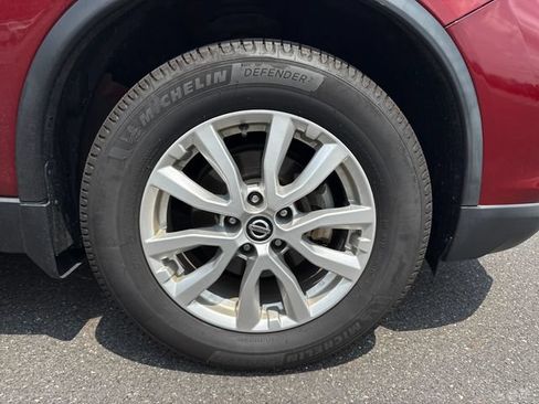 Used 2018 Nissan Rogue SV AWD/4WD image 11