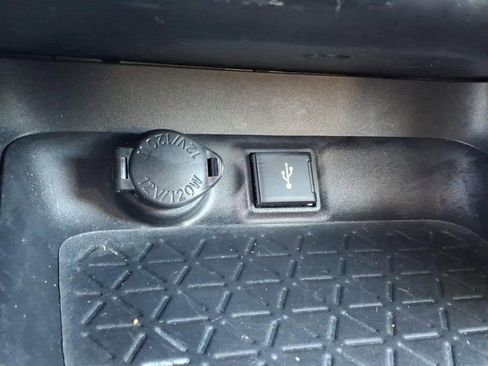Used 2021 Toyota RAV4 XLE Premium AWD/4WD image 17
