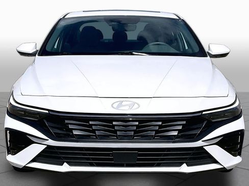 Used 2025 Hyundai Elantra SEL FWD image 4