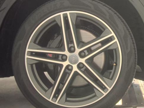 Used 2019 Audi SQ5 Premium Plus AWD/4WD image 8