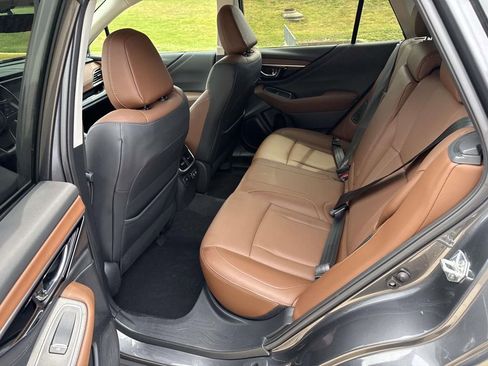 Used 2022 Subaru Outback Touring AWD/4WD image 10