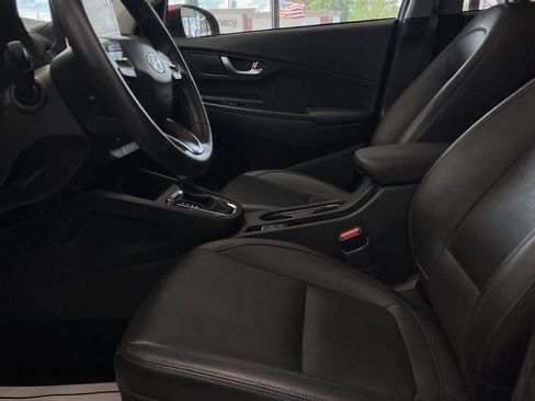 Used 2022 Hyundai Kona Limited w/ Cargo Package image 9