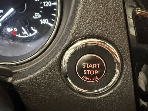 Used 2020 Nissan Rogue SL FWD image 36