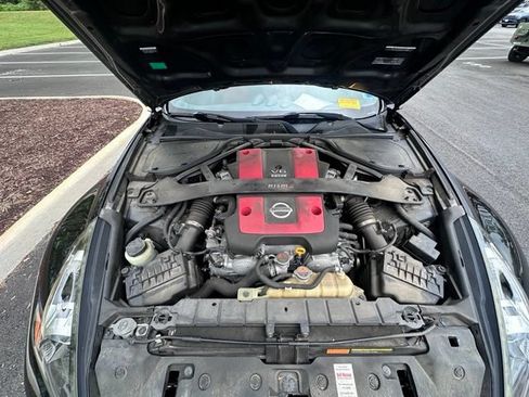 Used 2016 Nissan 370Z NISMO RWD image 13