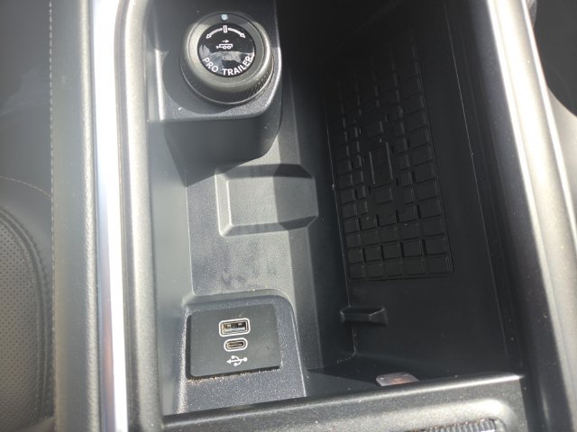 Used 2025 Ford Expedition Tremor AWD/4WD image 18