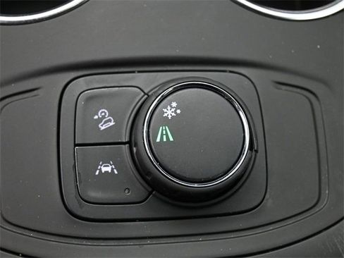 Used 2024 GMC Terrain SLE image 24