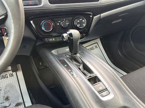 Used 2017 Honda HR-V LX image 22