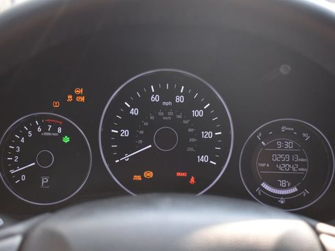 Used 2021 Honda HR-V Sport image 10