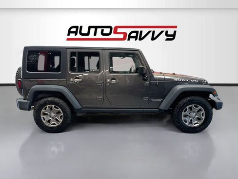 Used 2016 Jeep Wrangler Unlimited Rubicon w/ Connectivity Group AWD/4WD image 8