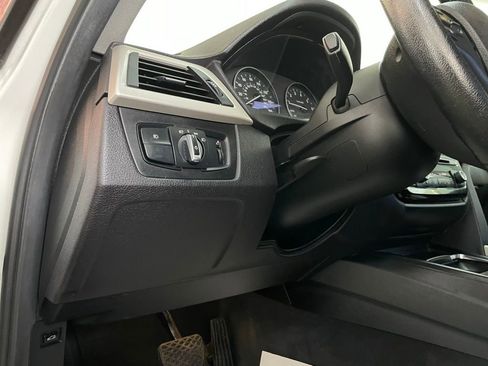 Used 2017 BMW 320i Sedan image 31