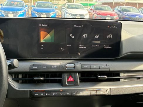 Used 2025 Kia K4 LXS image 17