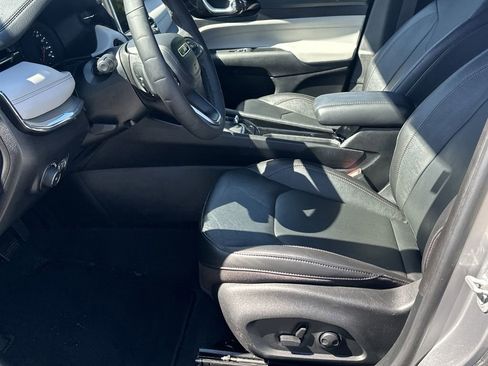 Used 2023 Jeep Compass Limited AWD/4WD image 9