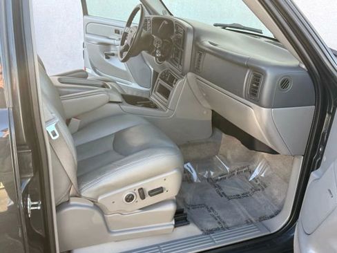 Used 2005 GMC Yukon SLT w/ SLT Preferred Equipment Group image 27