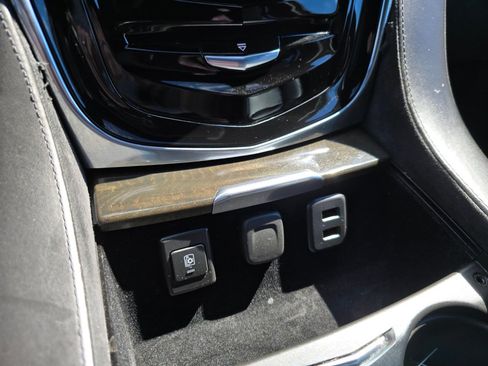 Used 2018 Cadillac Escalade ESV Platinum AWD/4WD image 15
