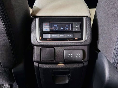 Used 2021 Subaru Ascent Premium w/ Convenience Package AWD/4WD image 28