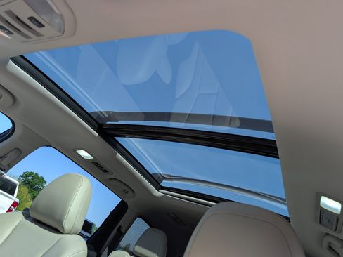 Used 2022 Subaru Ascent Limited w/ Technology Package image 15