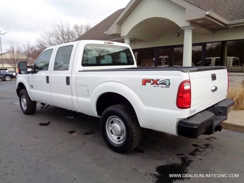 Used 2014 Ford F250 XL w/ Power Equipment Group AWD/4WD image 4