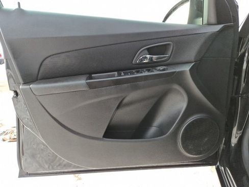 Used 2016 Chevrolet Cruze LT w/ Technology Package image 12