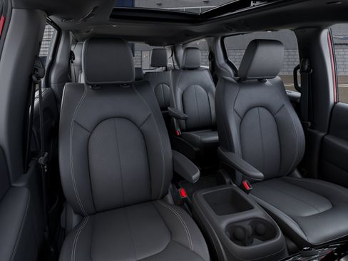 New 2026 Chrysler Pacifica Select image 45