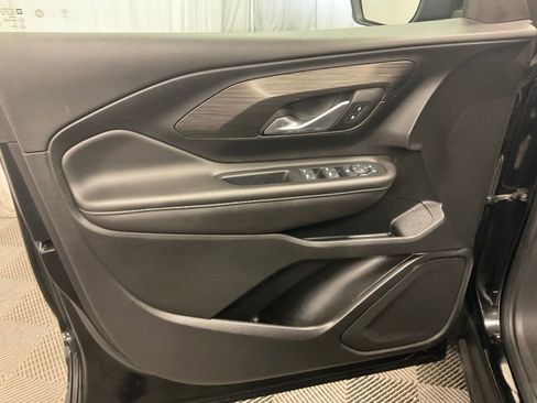 Used 2024 GMC Terrain SLE image 16