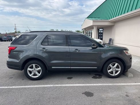 Used 2019 Ford Explorer XLT w/ Equipment Group 202A FWD image 2