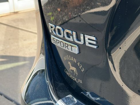 Used 2018 Nissan Rogue Sport SV image 9