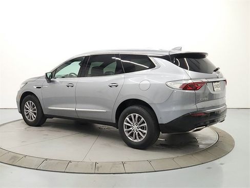 Used 2024 Buick Enclave Premium image 5